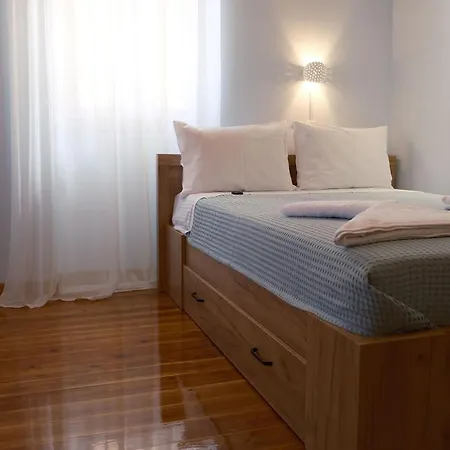 Apartment Irini Graou House *